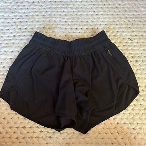 Lululemon track that high rise 3” short size 8